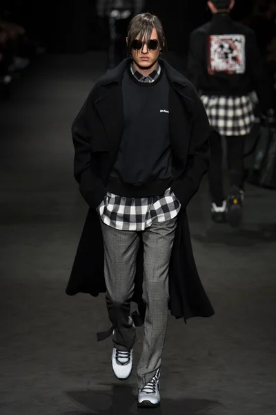 Look 22